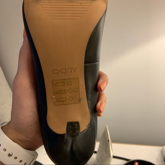 Aldo black leather heels with gold zipper detail - Picture 4 of 5